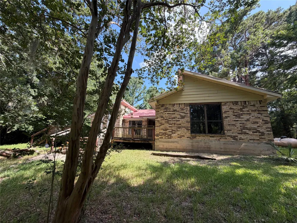 606 Pine Tree Road Huntsville, TX 77320