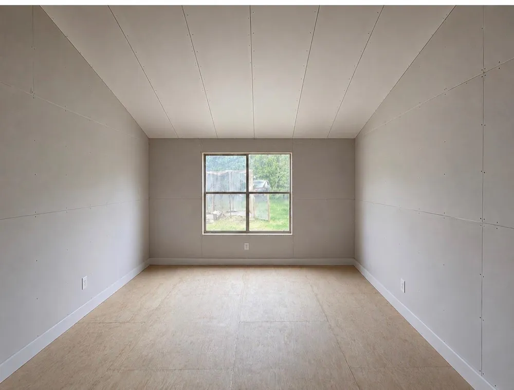 606 Pine Tree Road Huntsville, TX 77320