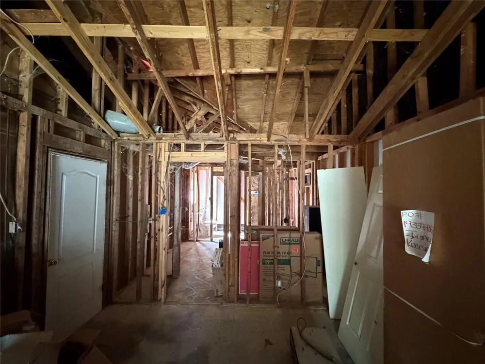 606 Pine Tree Road Huntsville, TX 77320
