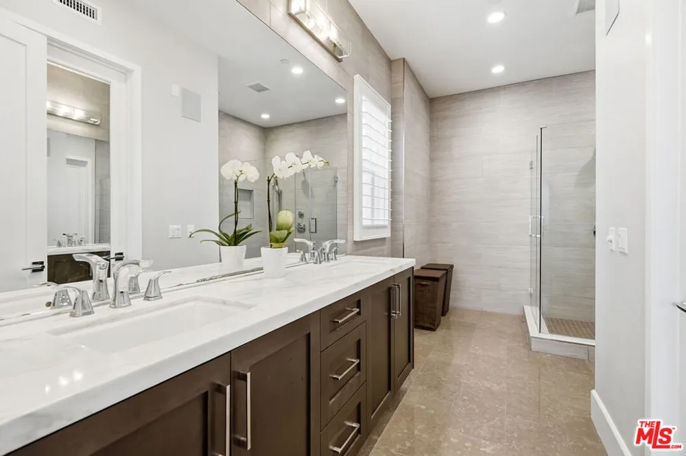 12775 Bluff Creek Drive #1 Los Angeles, CA 90094