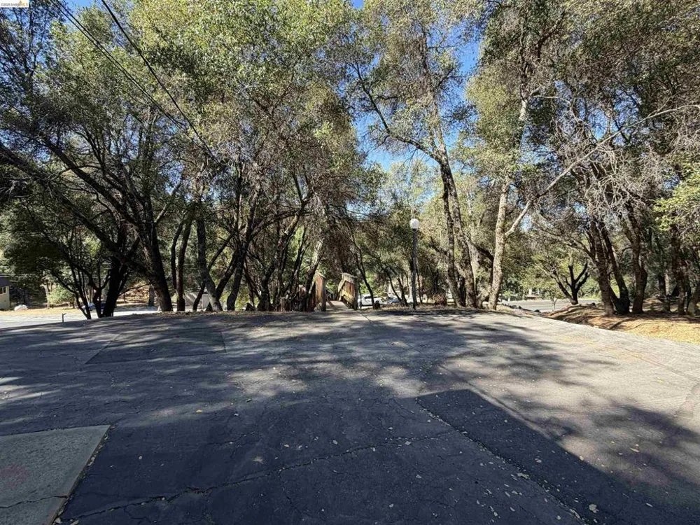 20790 Ferretti Rd Groveland, CA 95321