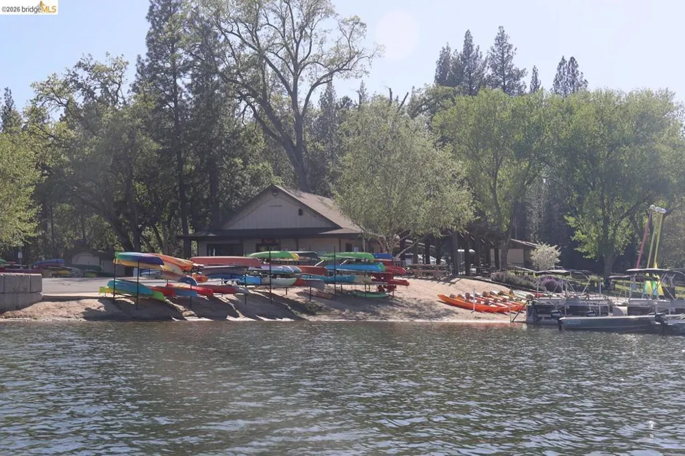 20790 Ferretti Rd Groveland, CA 95321