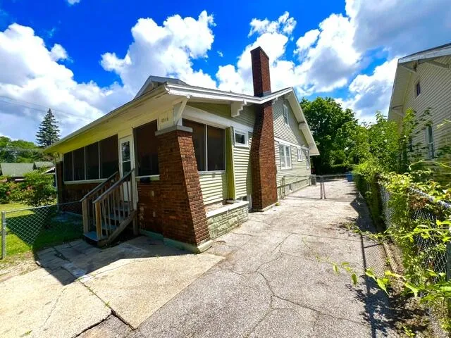 2216 Peck Street Muskegon Heights, MI 49444