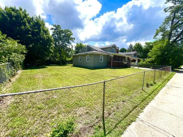 2216 Peck Street Muskegon Heights, MI 49444