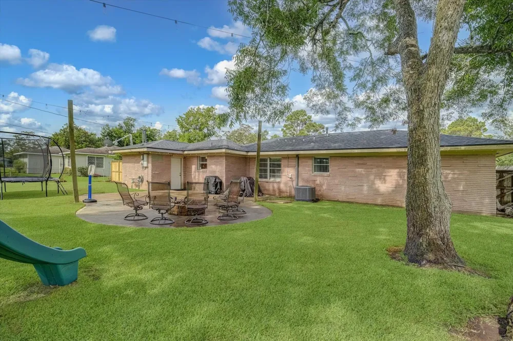 106 Mahan Street Richwood, TX 77531