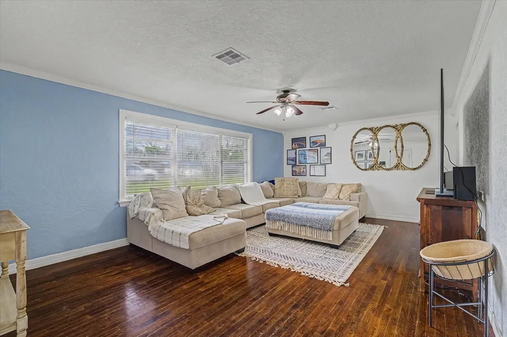 106 Mahan Street Richwood, TX 77531