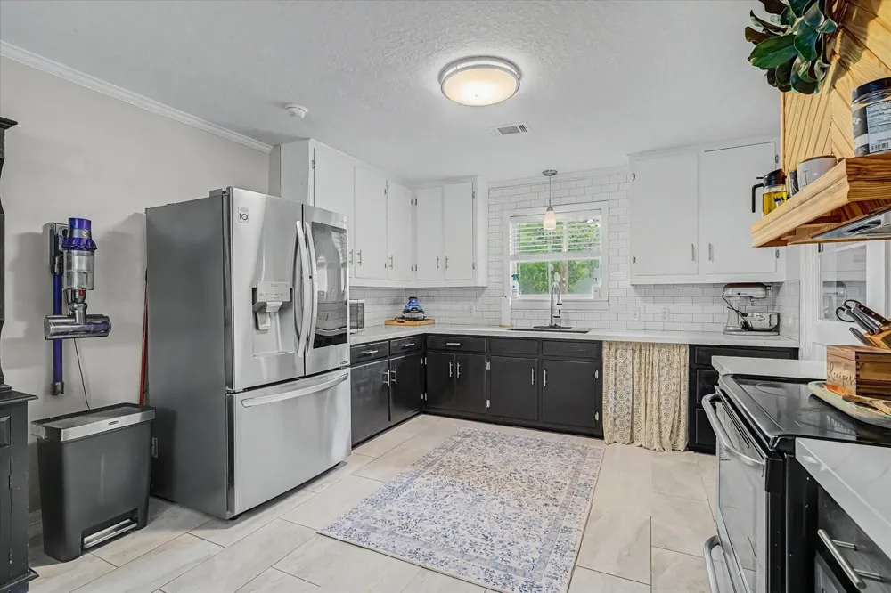 106 Mahan Street Richwood, TX 77531