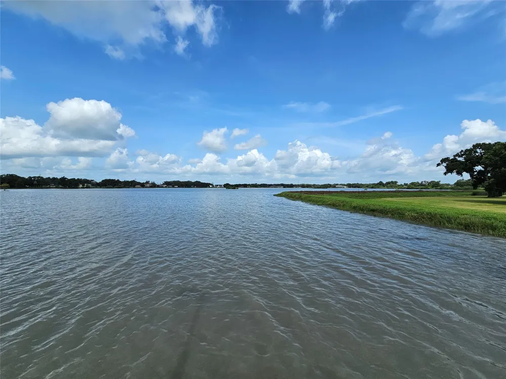 400 Pony Trail Angleton, TX 77515