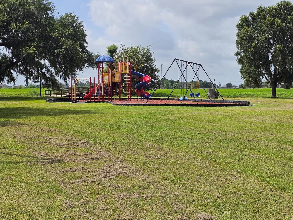 400 Pony Trail Angleton, TX 77515