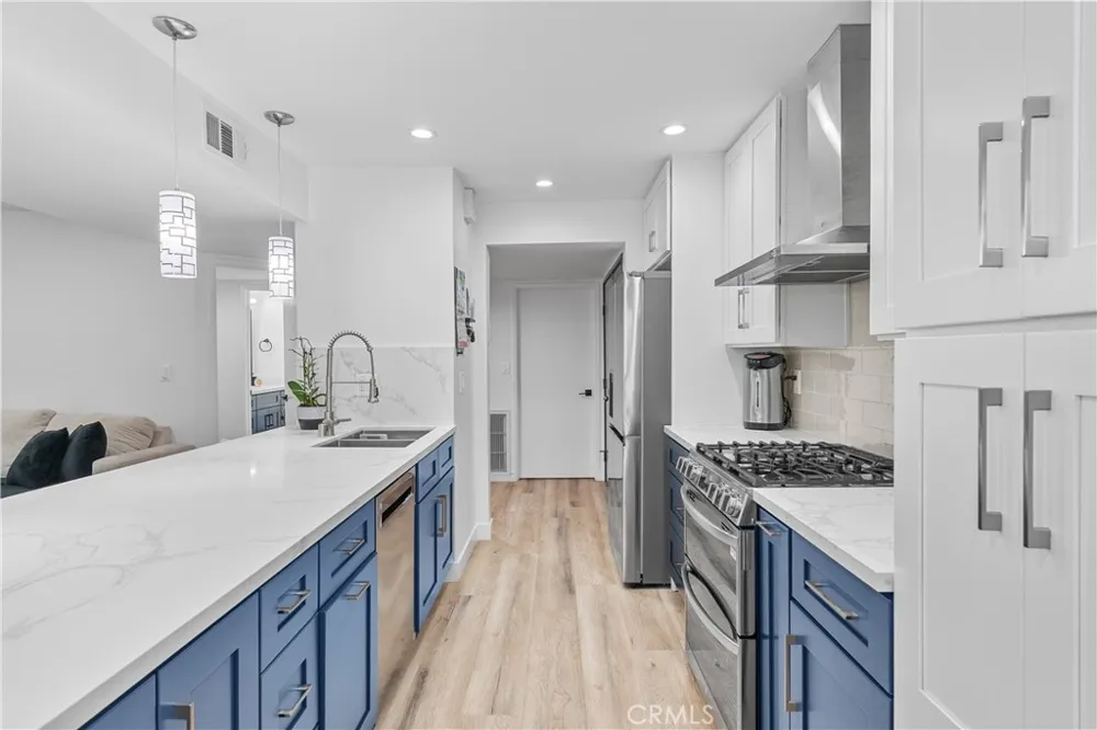 5325 Lindley Avenue #106 Tarzana, CA 91356