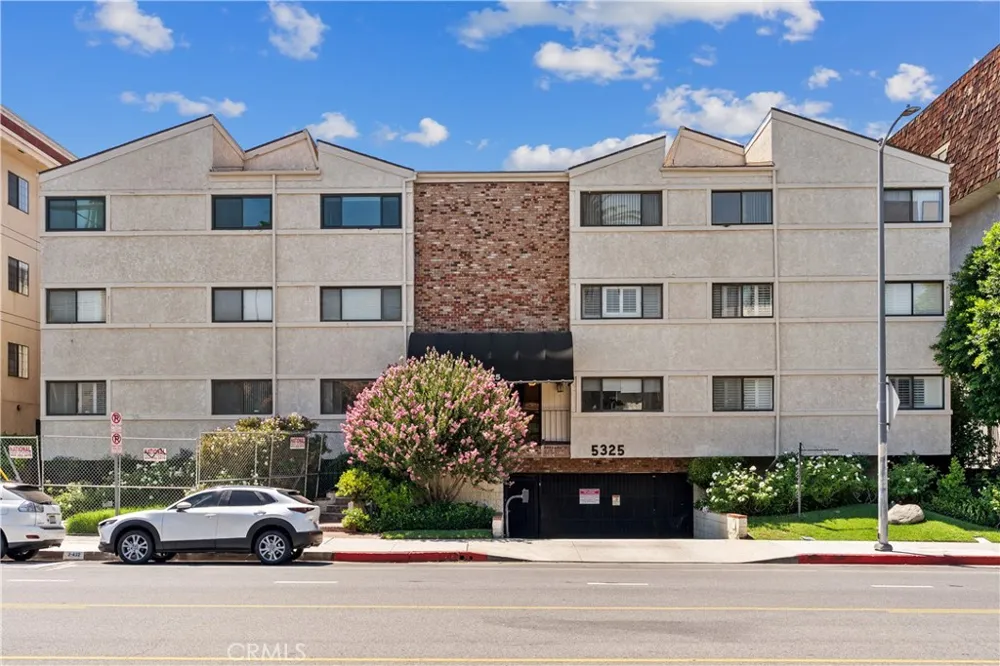 5325 Lindley Avenue #106 Tarzana, CA 91356