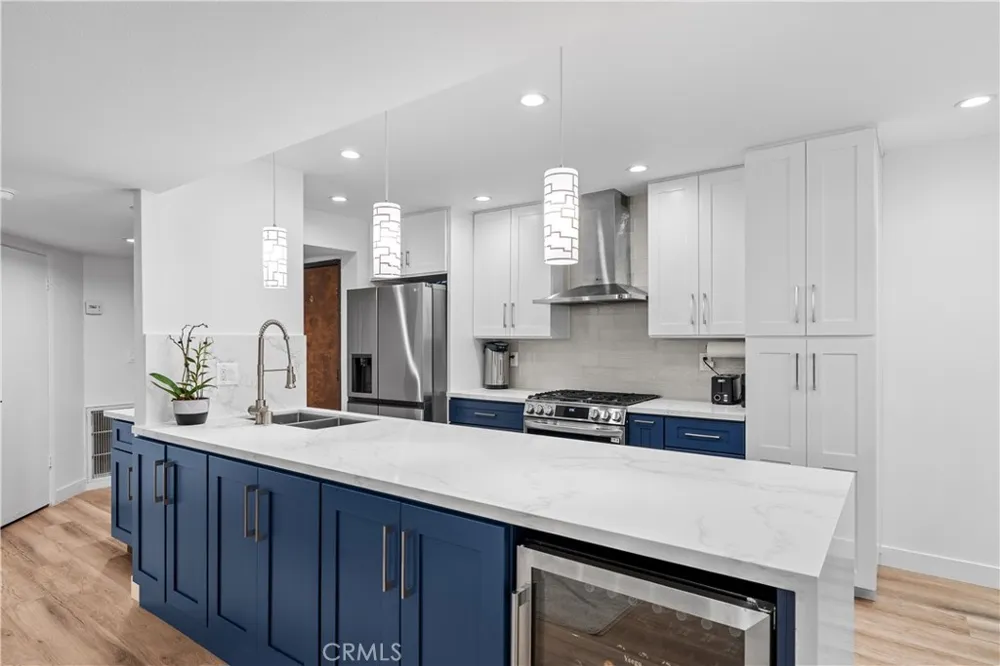 5325 Lindley Avenue #106 Tarzana, CA 91356