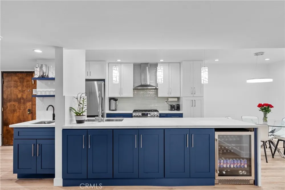 5325 Lindley Avenue #106 Tarzana, CA 91356