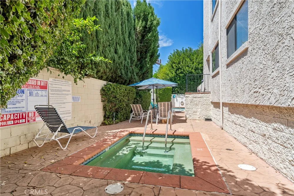 5325 Lindley Avenue #106 Tarzana, CA 91356