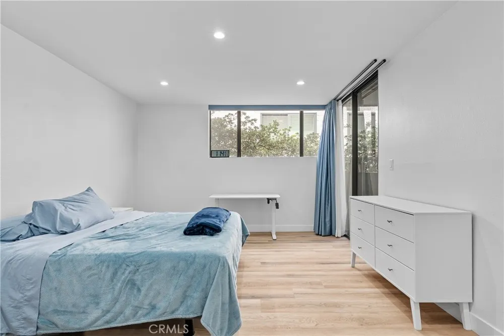 5325 Lindley Avenue #106 Tarzana, CA 91356