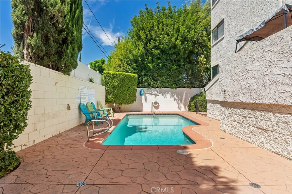 5325 Lindley Avenue #106 Tarzana, CA 91356