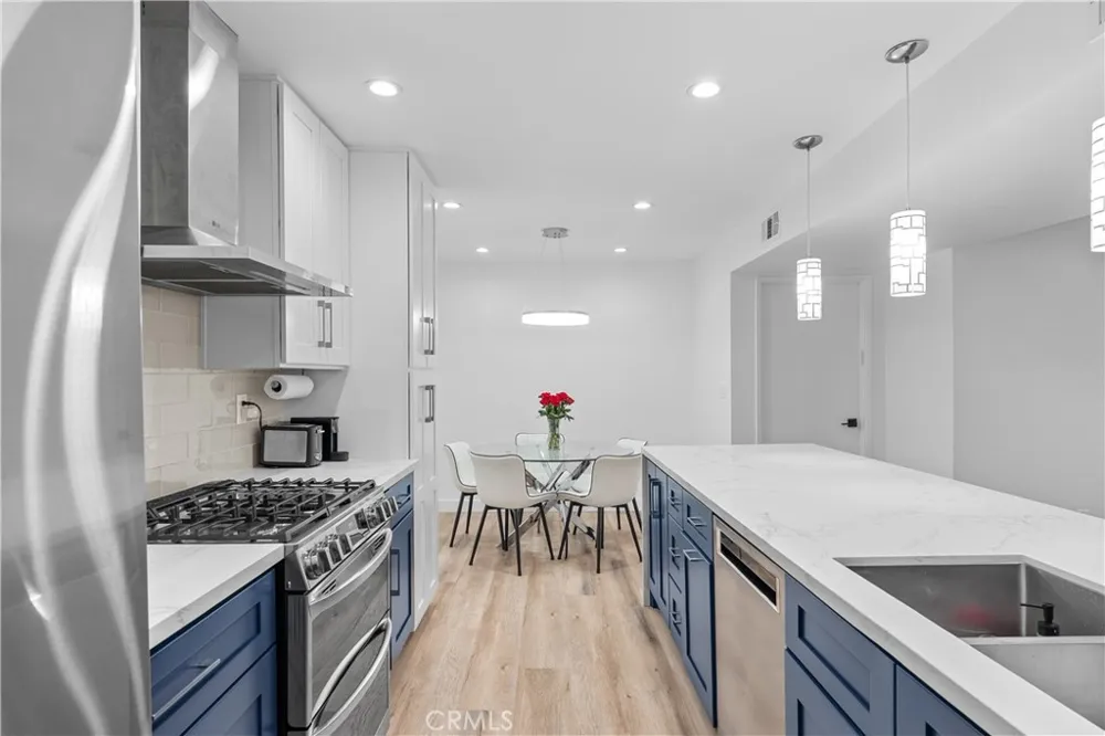 5325 Lindley Avenue #106 Tarzana, CA 91356