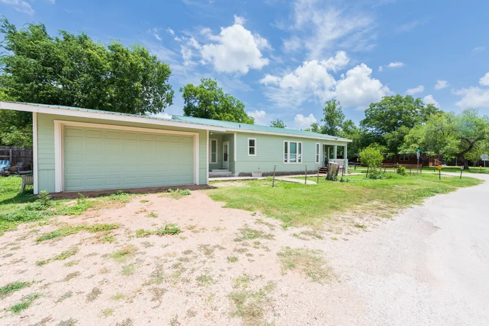 7 River Street Prairie Lea, TX 78661