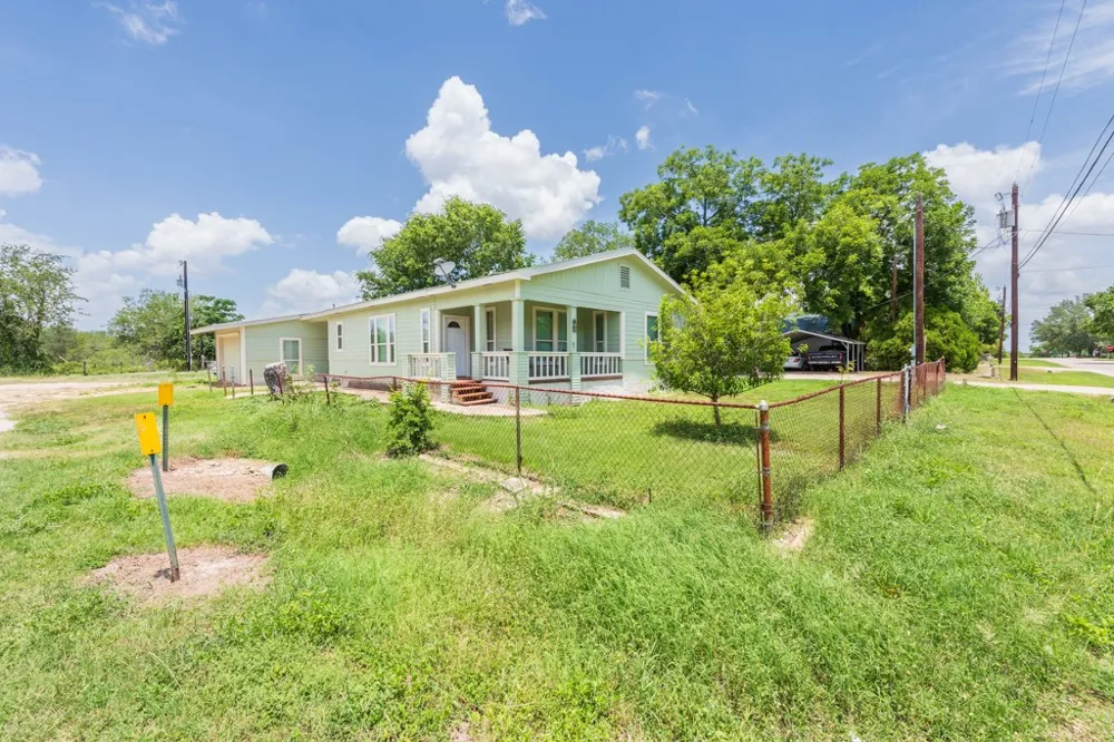 7 River Street Prairie Lea, TX 78661