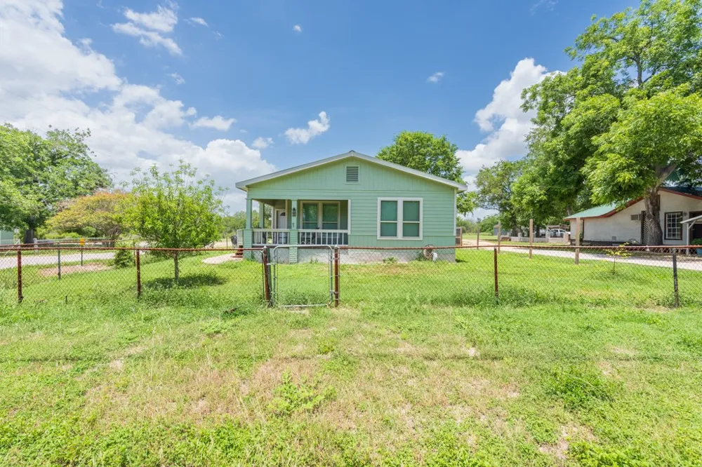 7 River Street Prairie Lea, TX 78661