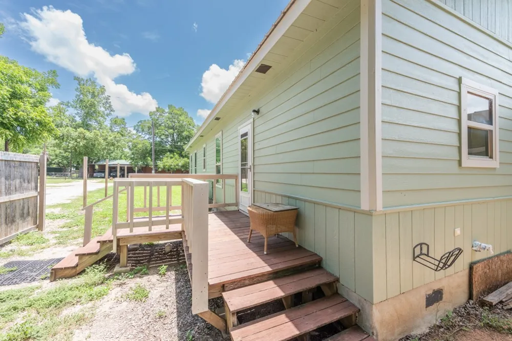 7 River Street Prairie Lea, TX 78661