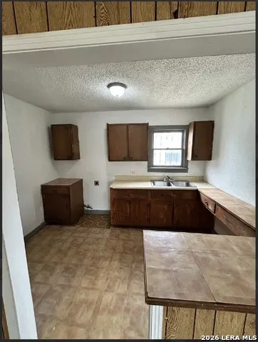 227 SOUTHWAY DR San Antonio, TX 78225