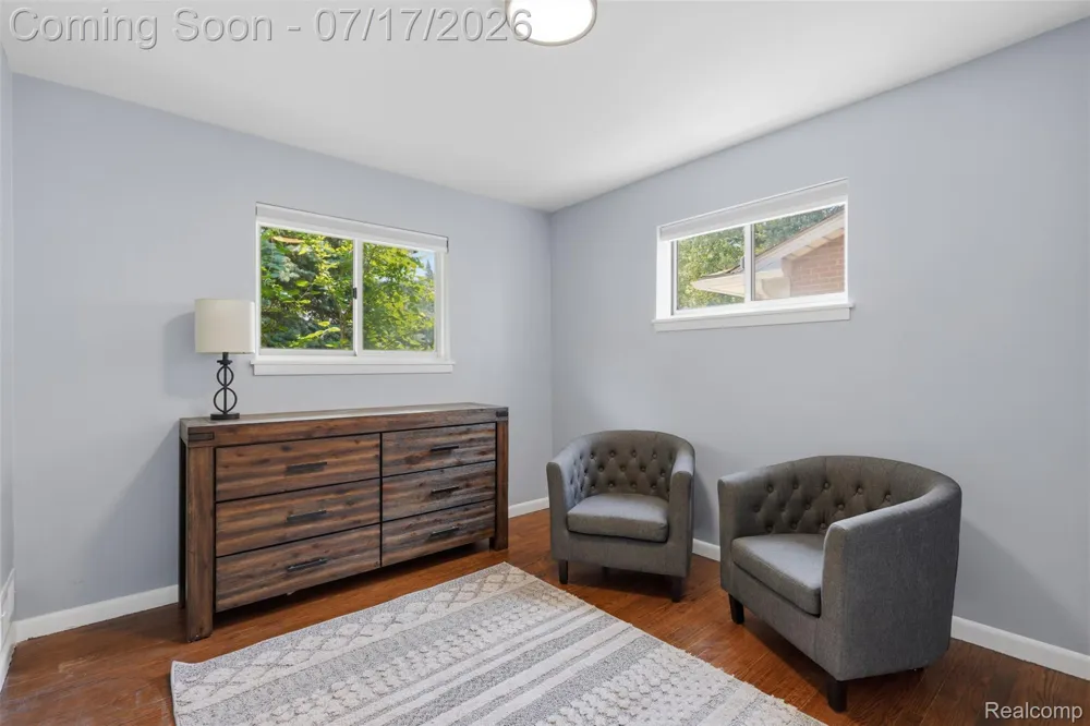 29697 Spoon Madison Heights City, MI 48071