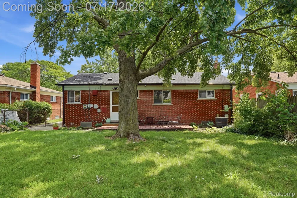 29697 Spoon Madison Heights City, MI 48071