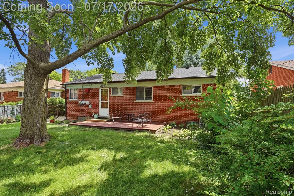 29697 Spoon Madison Heights City, MI 48071