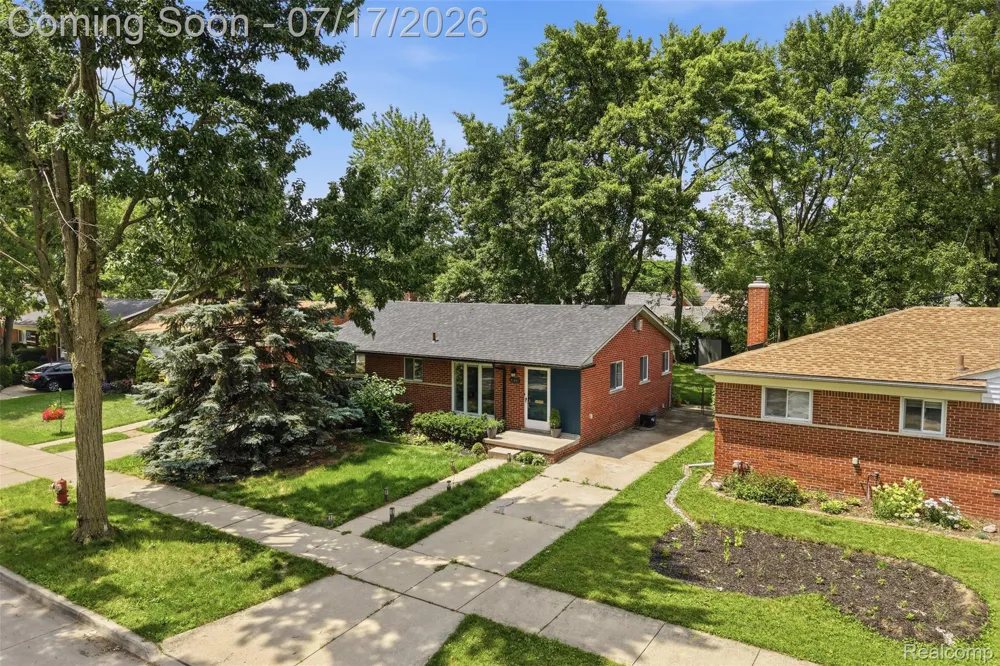 29697 Spoon Madison Heights City, MI 48071