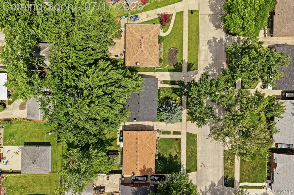 29697 Spoon Madison Heights City, MI 48071