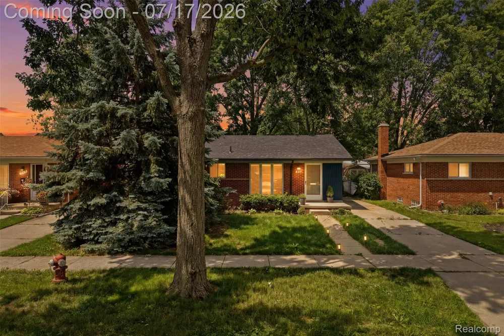 29697 Spoon Madison Heights City, MI 48071