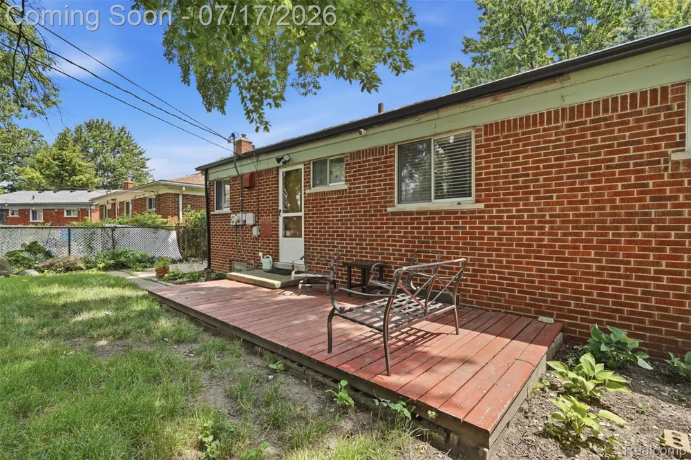 29697 Spoon Madison Heights City, MI 48071
