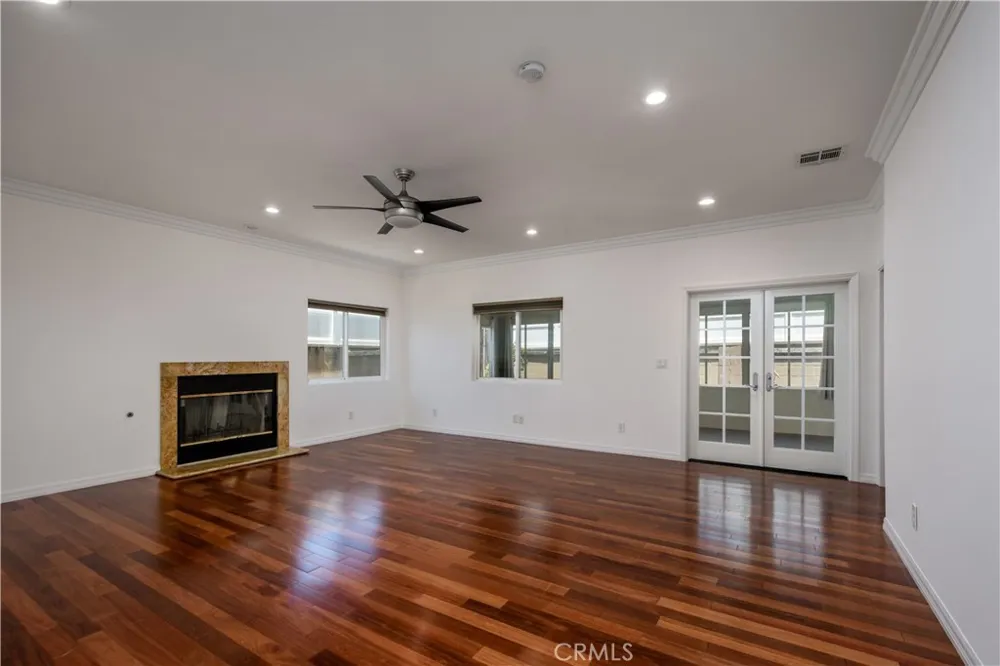 5901 Los Encinos Buena Park, CA 90620