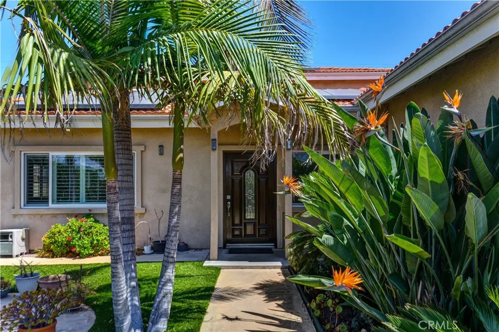 5901 Los Encinos Buena Park, CA 90620