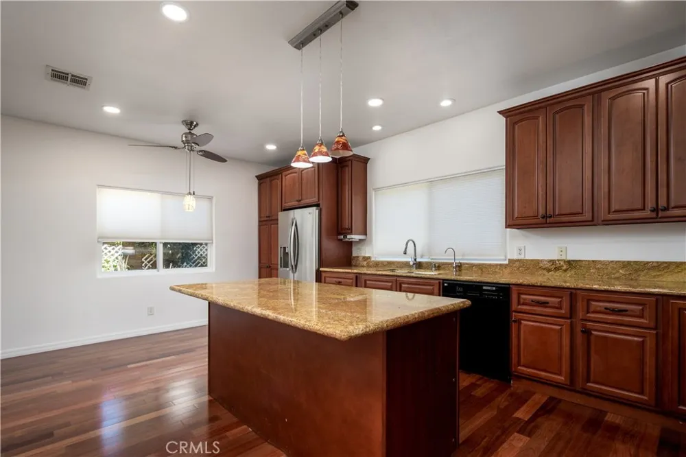 5901 Los Encinos Buena Park, CA 90620