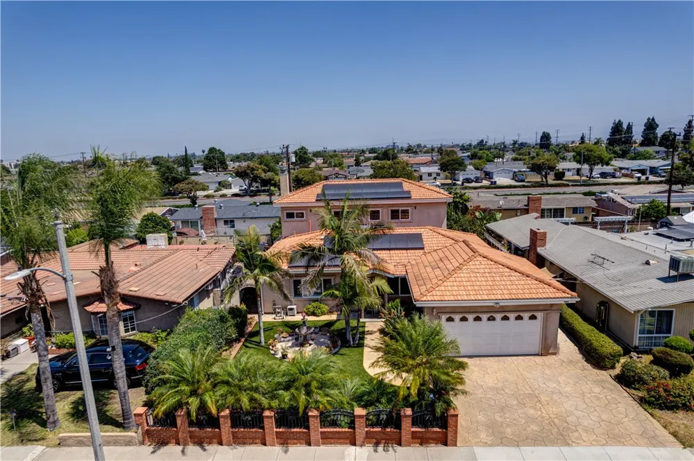 5901 Los Encinos Buena Park, CA 90620