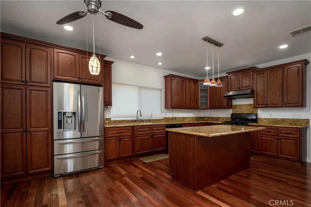 5901 Los Encinos Buena Park, CA 90620