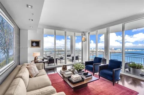 848 Brickell Key Drive #LPH4401