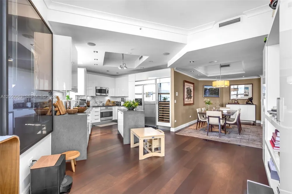 848 Brickell Key Drive #LPH4401 Miami, FL 33131