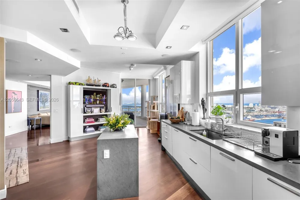 848 Brickell Key Drive #LPH4401 Miami, FL 33131
