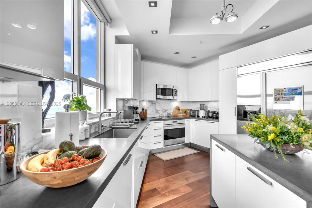 848 Brickell Key Drive #LPH4401 Miami, FL 33131