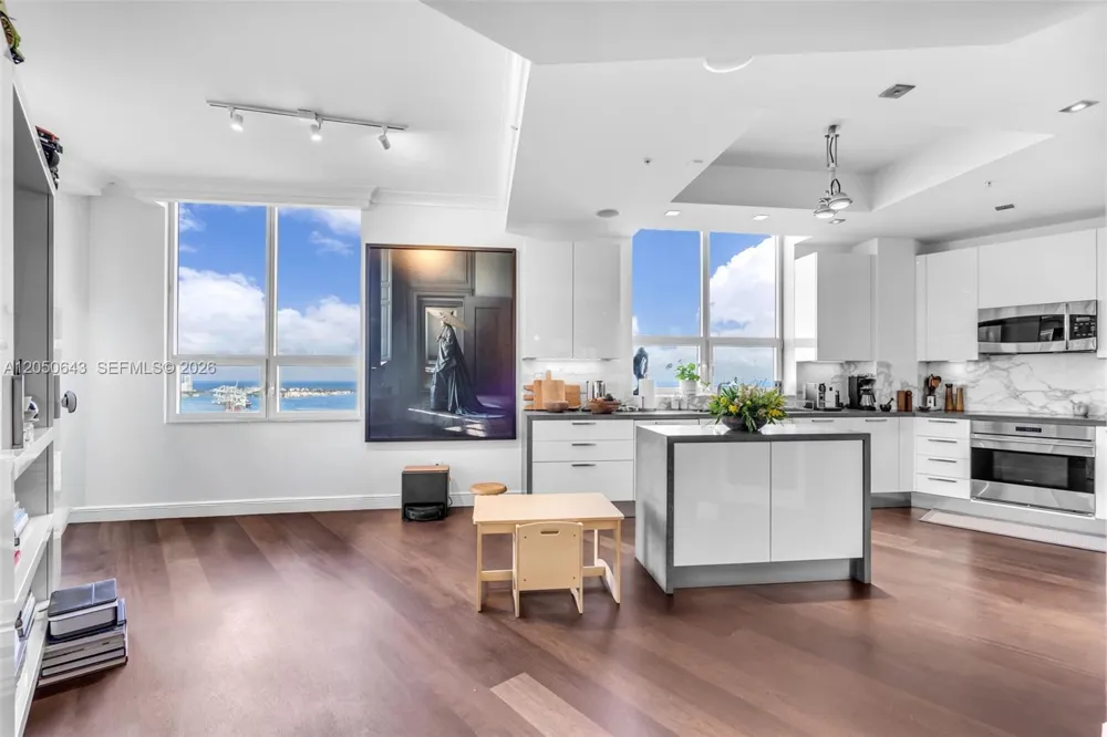848 Brickell Key Drive #LPH4401 Miami, FL 33131