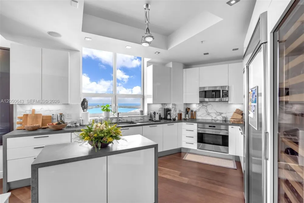 848 Brickell Key Drive #LPH4401 Miami, FL 33131