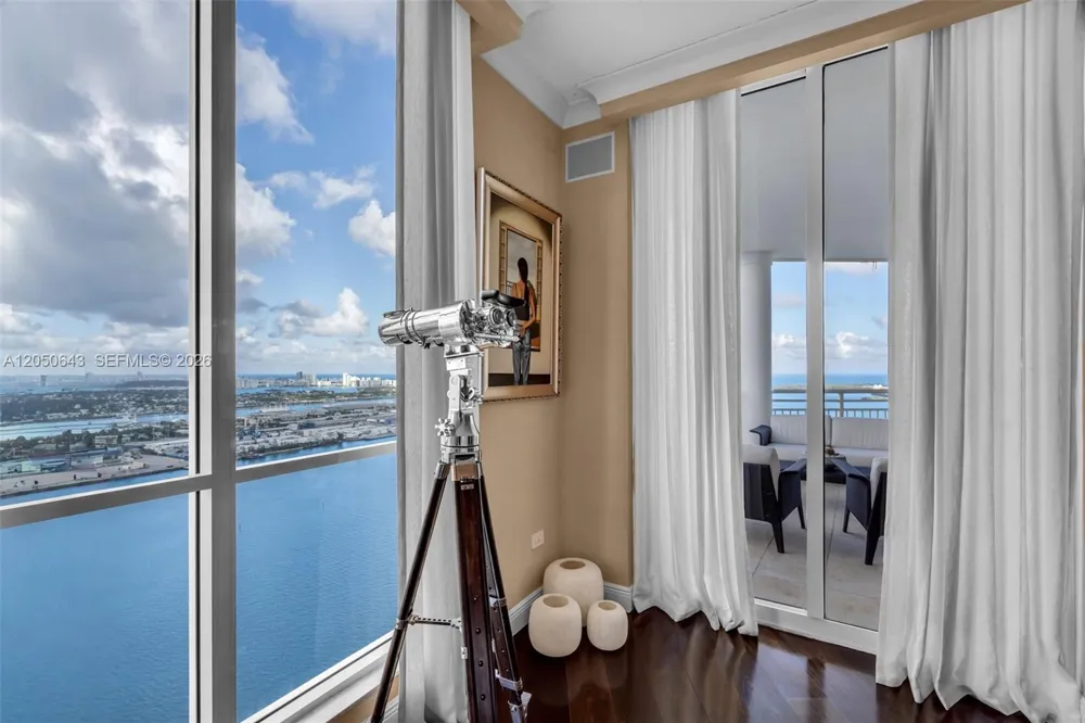 848 Brickell Key Drive #LPH4401 Miami, FL 33131