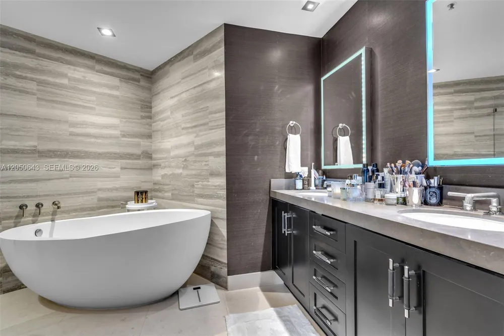 848 Brickell Key Drive #LPH4401 Miami, FL 33131