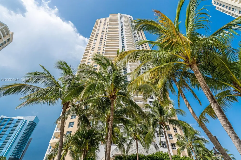 848 Brickell Key Drive #LPH4401 Miami, FL 33131