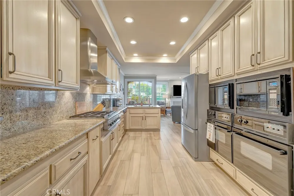 6146 Eaglecrest Drive Huntington Beach, CA 92648