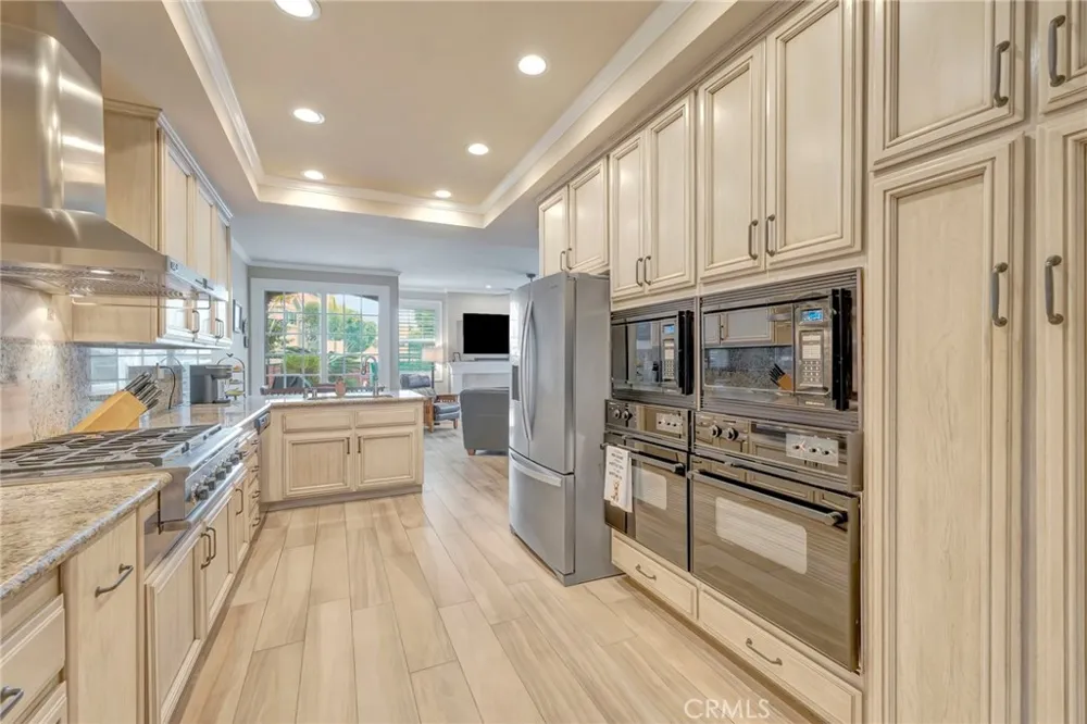 6146 Eaglecrest Drive Huntington Beach, CA 92648