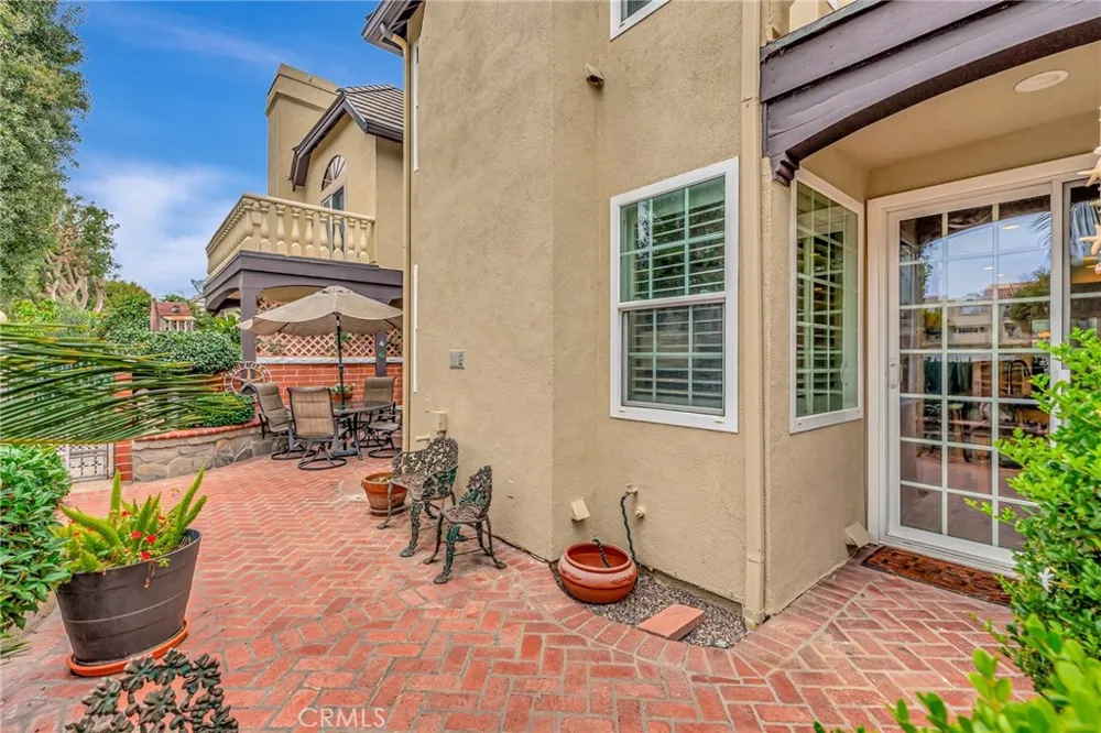 6146 Eaglecrest Drive Huntington Beach, CA 92648
